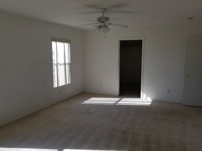 Building Photo - 5063 El Castano Ave