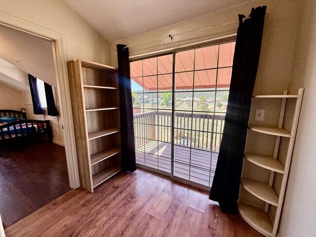 Building Photo - 4-BR Home with Horse Privileges in Apple Valley
