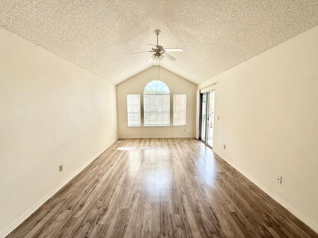 Building Photo - 1031 S Hiawassee Rd
