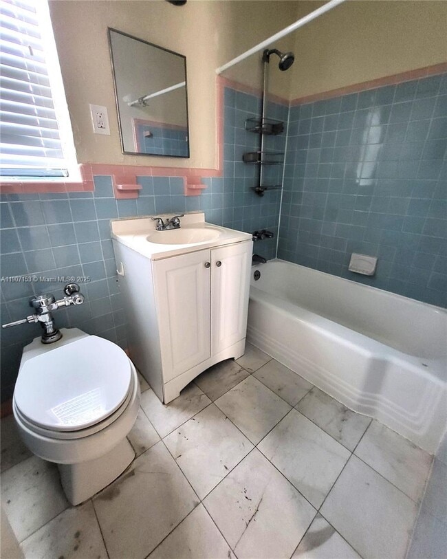 Building Photo - 503 74th St