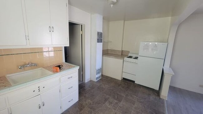 Building Photo - 1 bed 1 bath Sparks apartment For Rent