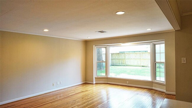 Building Photo - 2047 McClendon St