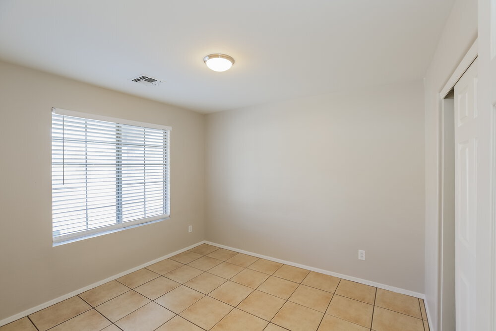 Building Photo - 3419 W Sunland Ave