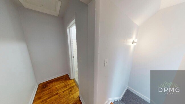 Building Photo - 129 S Hosmer St