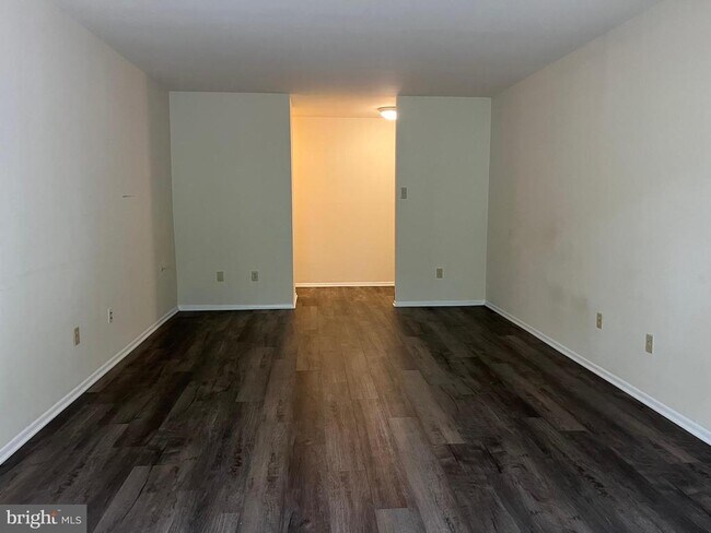 Building Photo - 2044 Royal Fern Ct