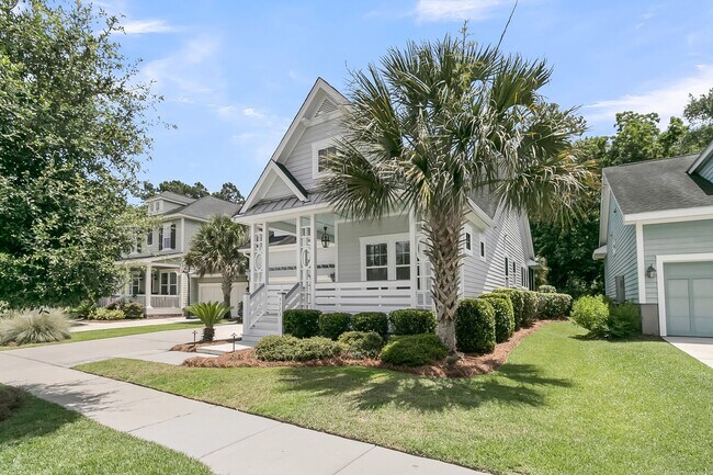 Building Photo - Newly Refreshed Single Story Home in Carol...