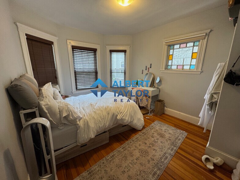 Building Photo - 25 Kelly Rd