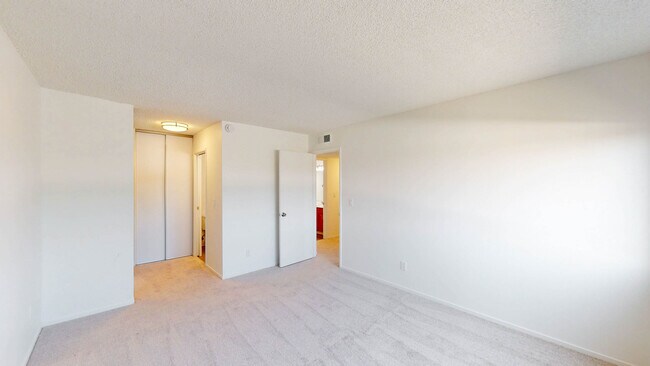 Building Photo - 402 Alameda del Prado