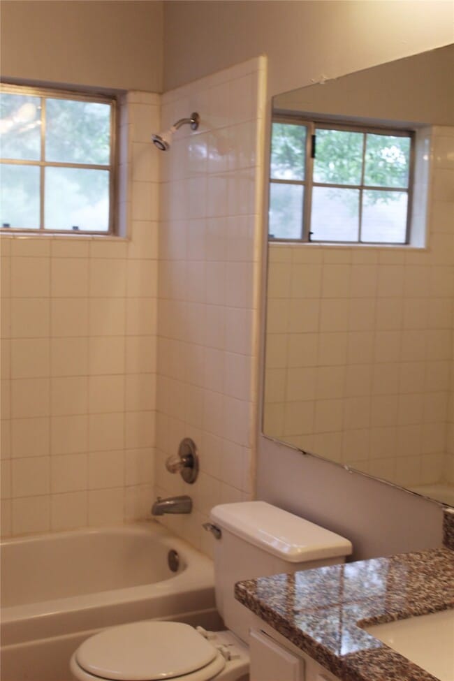 Building Photo - 4918 Maple Brook Ln