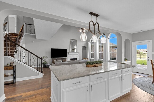 Building Photo - 3002 E Lake Falls Cir