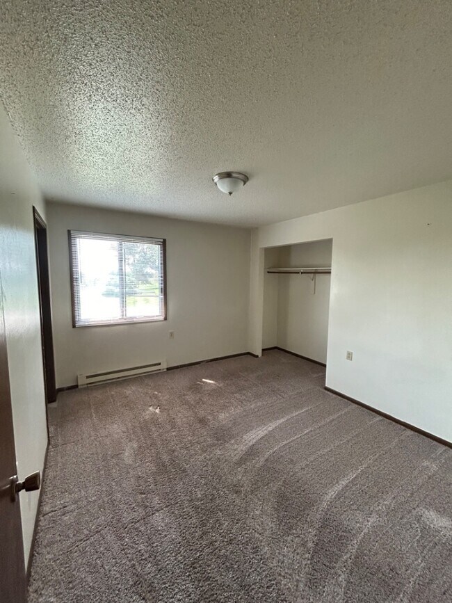 Building Photo - 303 Ilion Ave