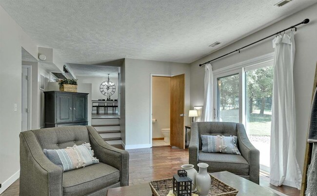 Building Photo - 4 Bedroom in Eldorado!!