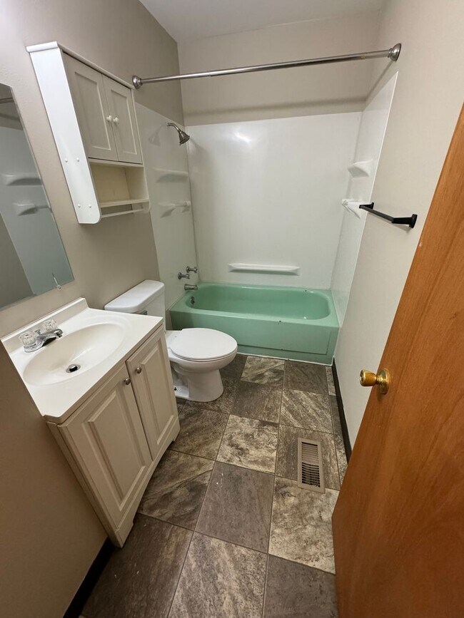 Building Photo - 3308 Sablewood Dr
