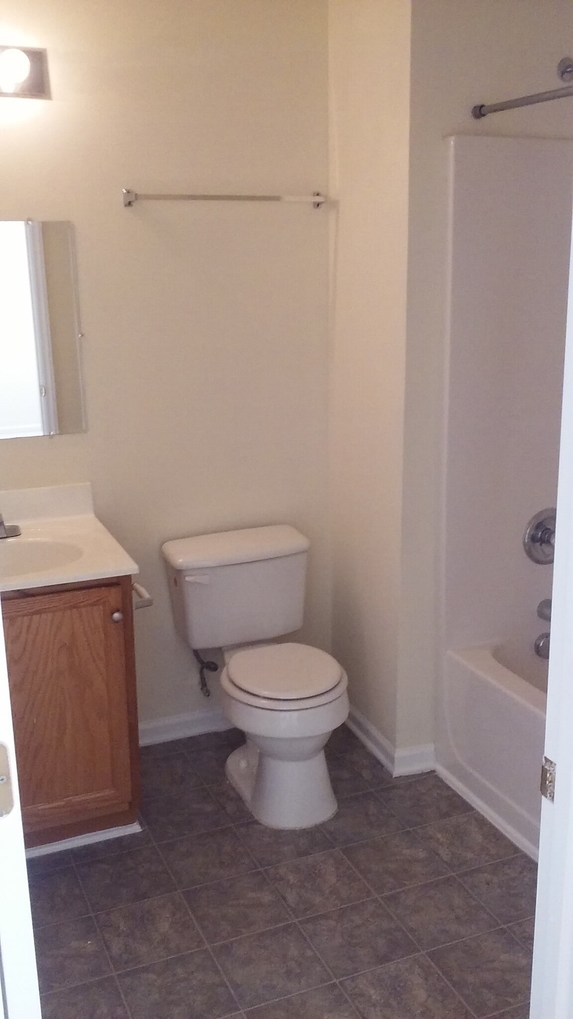 Building Photo - 233 Anna St