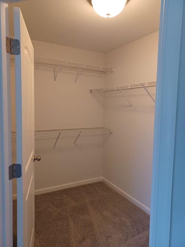 Building Photo - Newly Constructed 5 Bedroom Home in Hampton