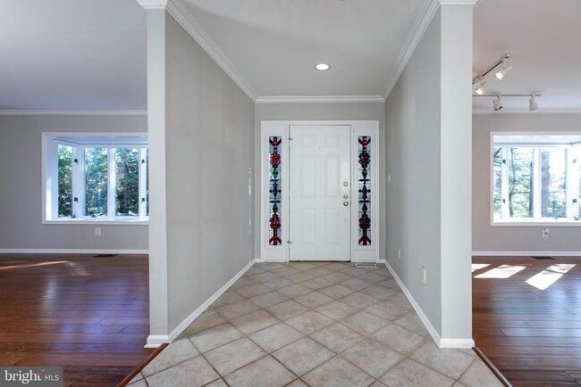 Building Photo - 11 Lexington Ct