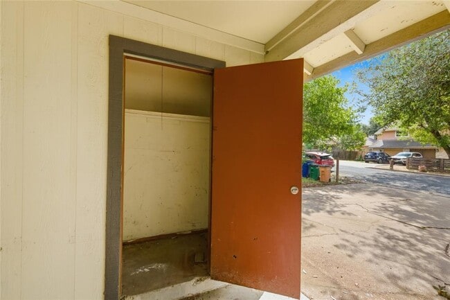 Building Photo - 2412 Burleson Ct