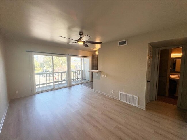 Building Photo - 620 S 1st St