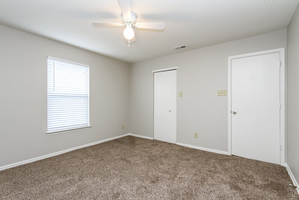Building Photo - 2858 Ludwig Dr