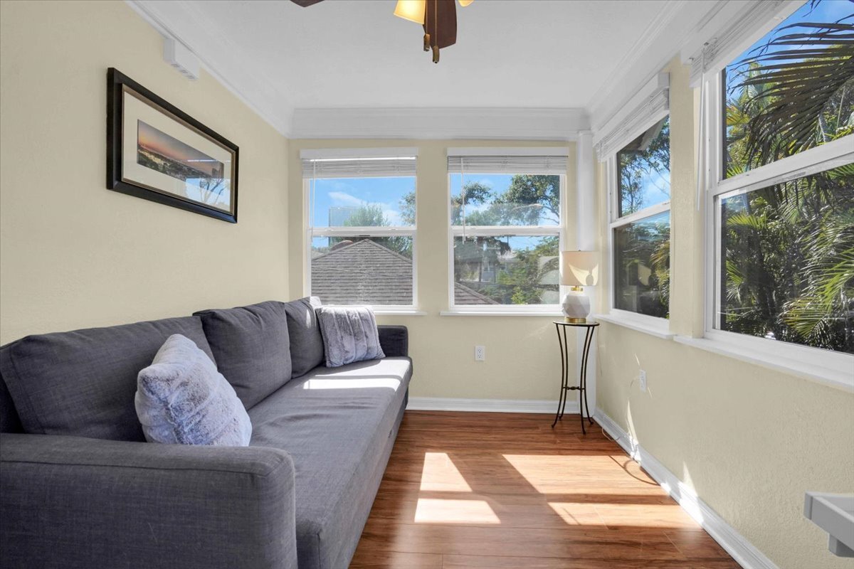 Building Photo - 537 6th St N