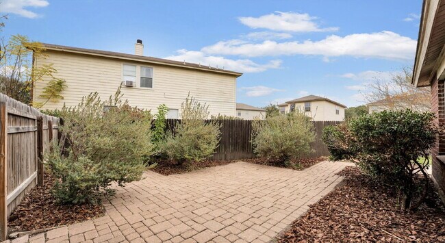 Building Photo - "Charming 3-Bedroom Oasis on Cherokee Blvd with 2 Full Baths – 1425 Sq Ft of Cozy Living in New B...