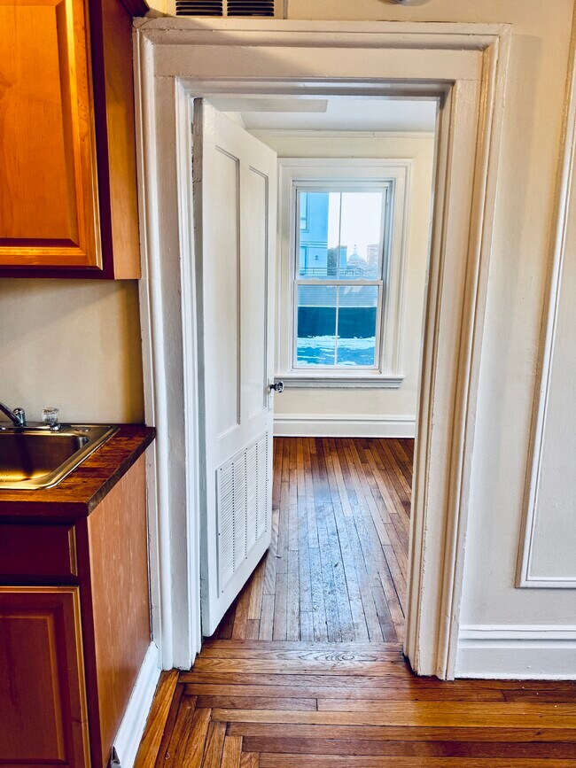 Building Photo - 25 High St