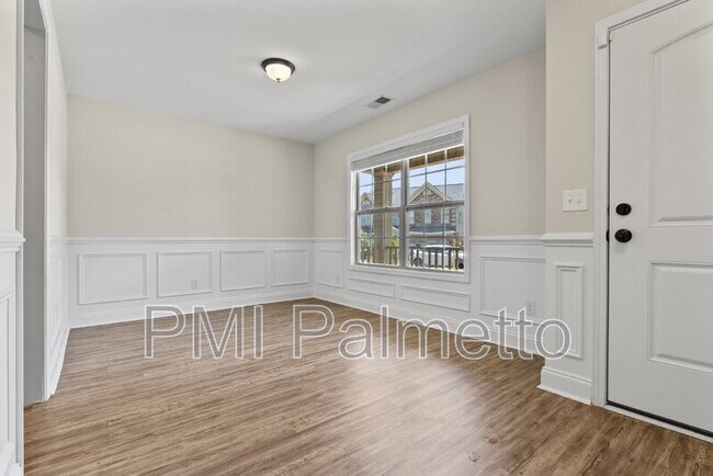 Building Photo - 634 Pine Lilly Dr