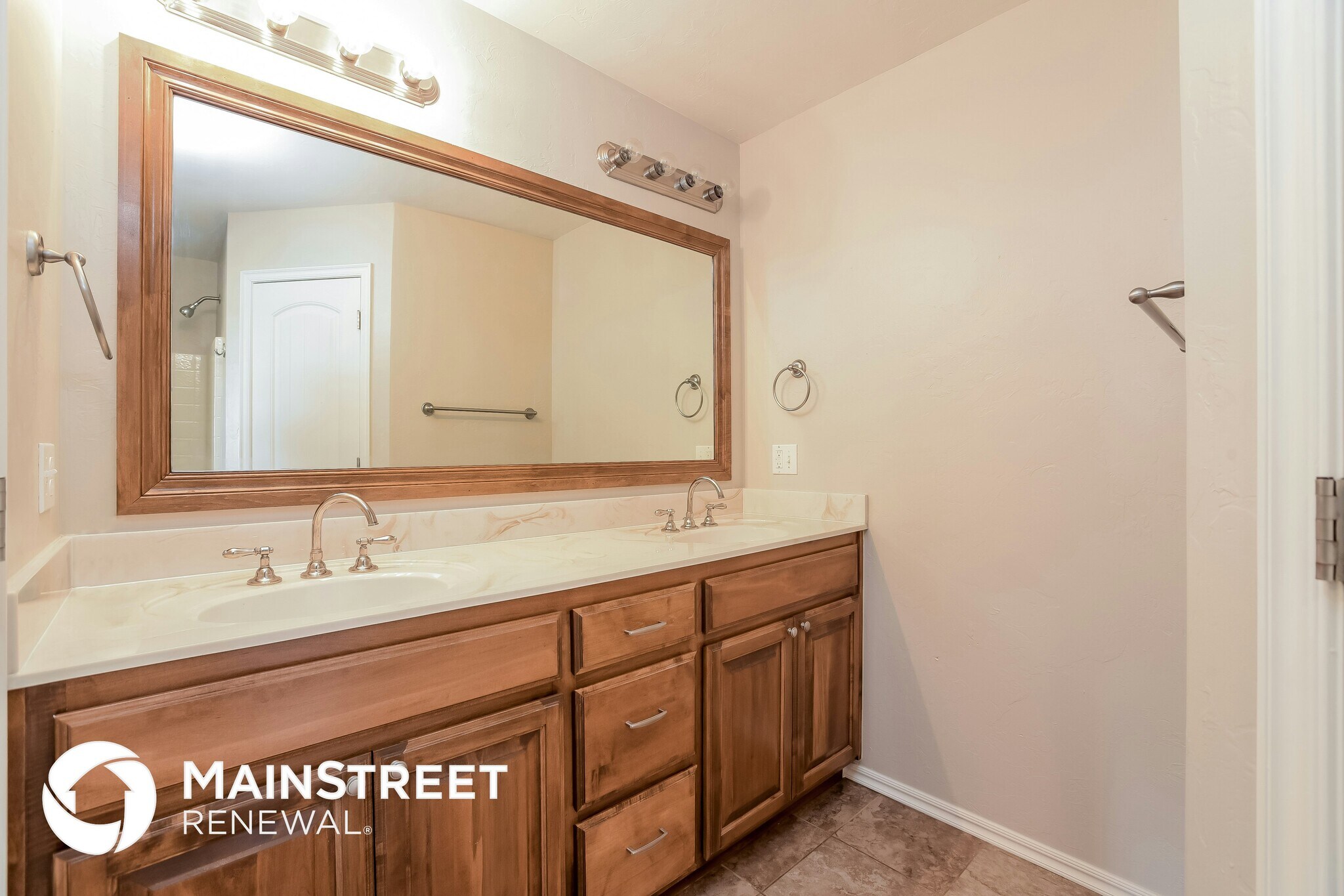 Building Photo - 817 SW 8th St