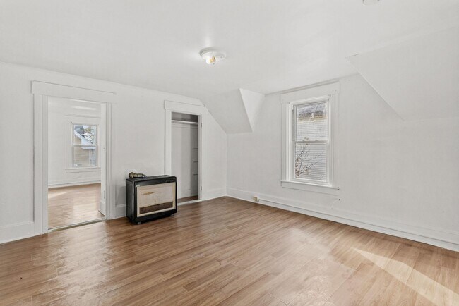 Building Photo - 278 Auburn St