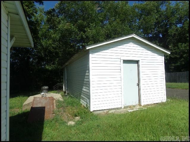 Building Photo - 603 S 1st St