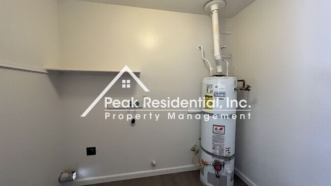 Building Photo - 3 br, 2 bath House - 5912 Birchglade Way