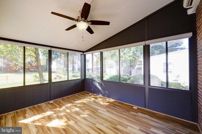 Building Photo - 5408 20th Ave