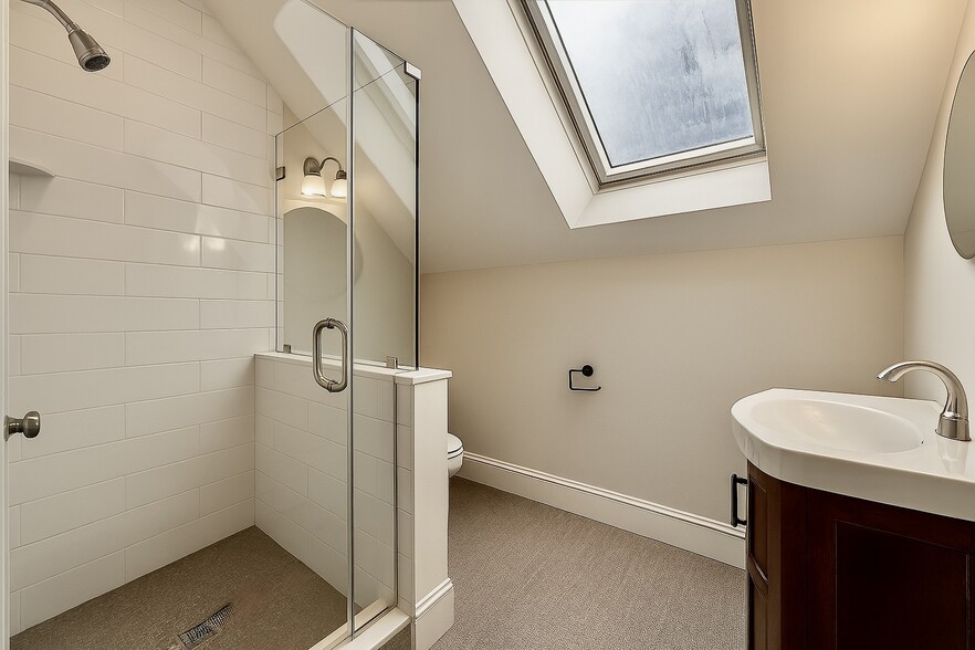 Ensuite Bathroom - 129 Sutherland Rd