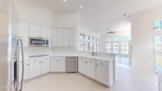 Building Photo - 10061 Vineyard Lake Rd E