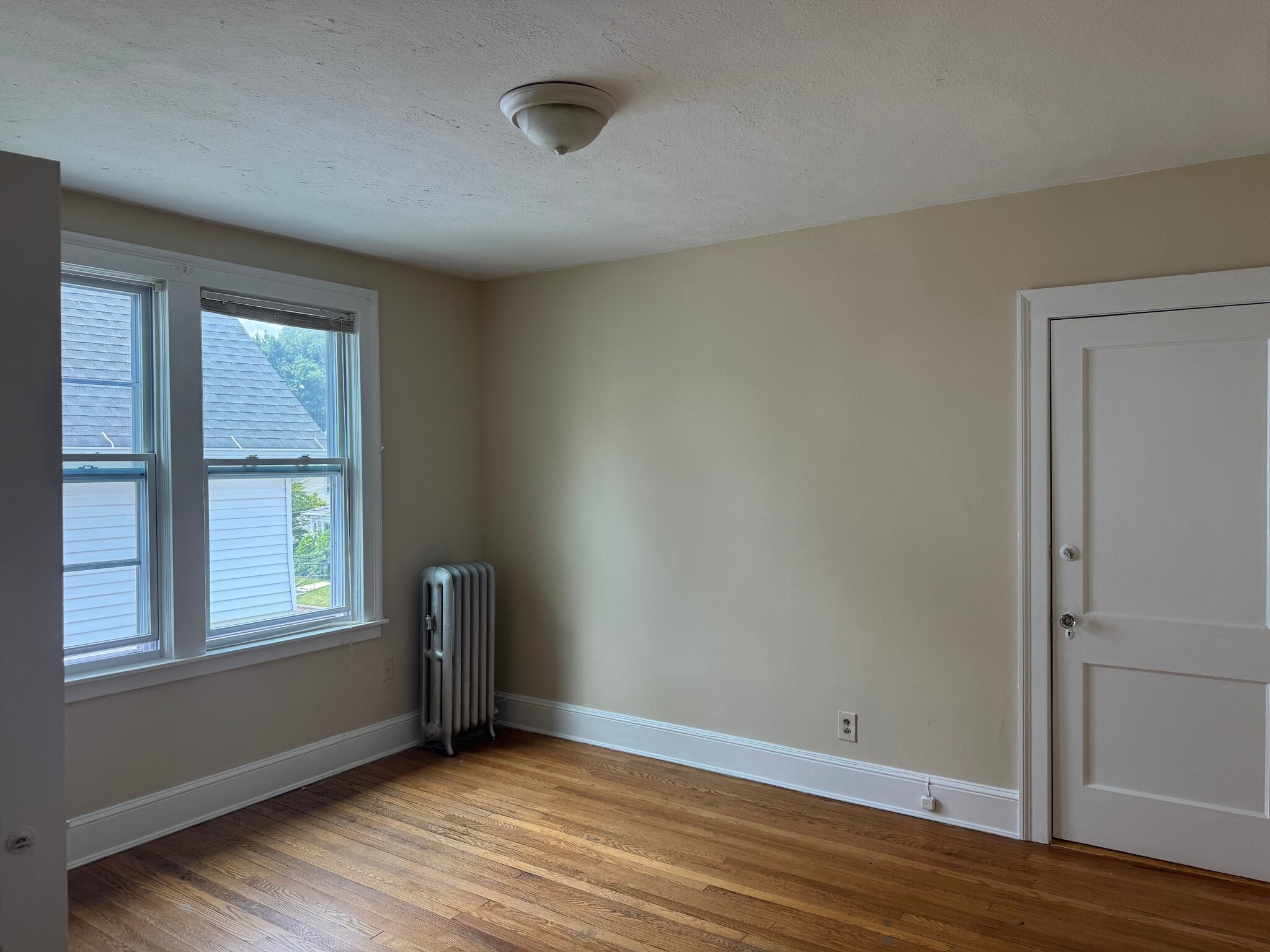 Bedroom with closet - 14 Buell St