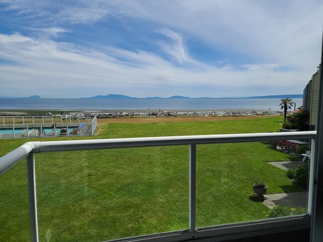 Building Photo - 1728 Edwards Dr