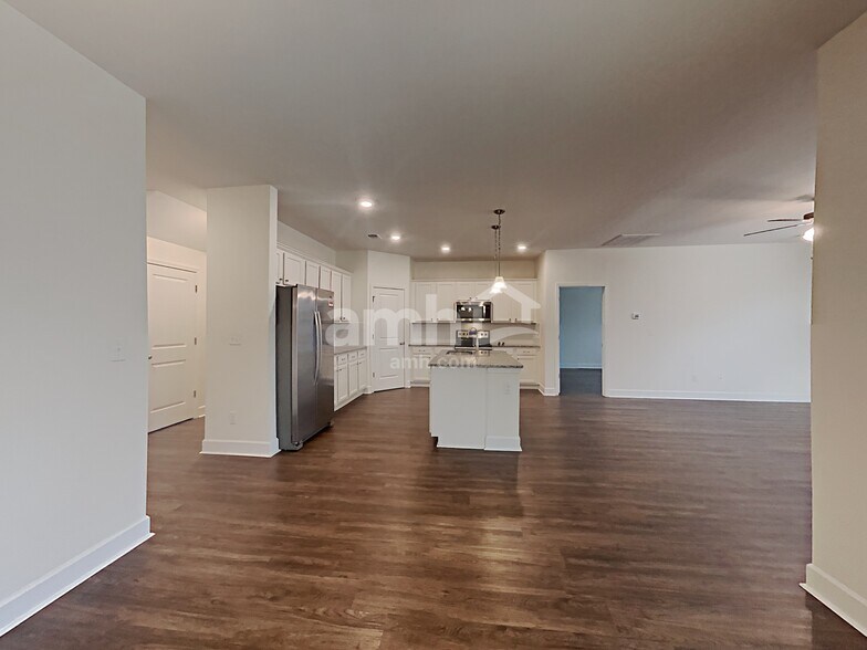 Building Photo - 4324 Longfellow Dr