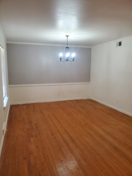 Building Photo - 11031 Genetta Dr