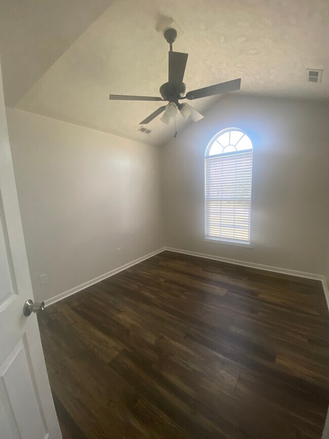 Building Photo - 3105 Totley Dr