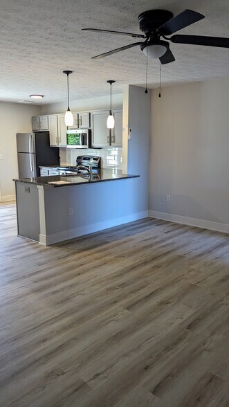 Building Photo - 9303 Stonestreet Rd