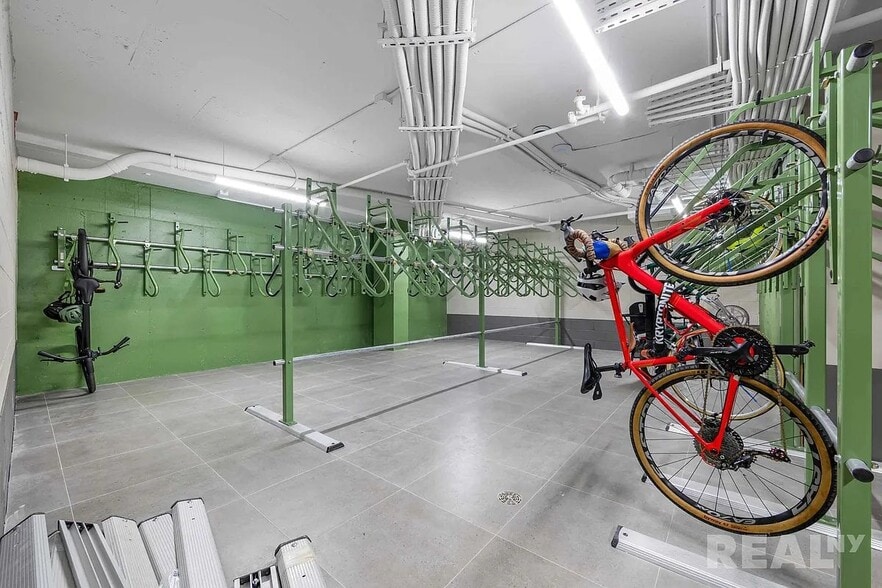 Building Photo - 953 Dean St