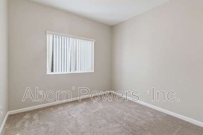 Building Photo - 620 Pearl Pl