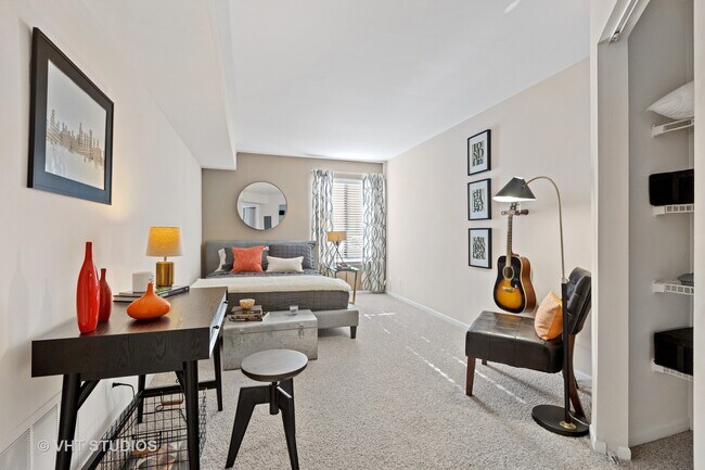 Building Photo - 1627 Westminster Dr