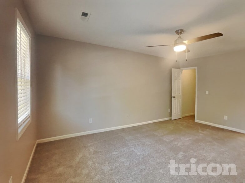 Building Photo - 5708 Green Apple Dr
