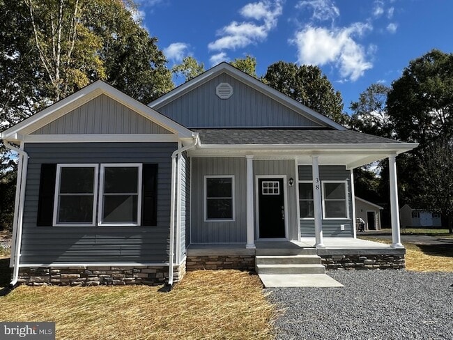 Building Photo - 38 Meadow View Ln