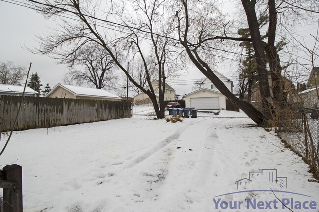 Building Photo - 1411 Oliver Ave N