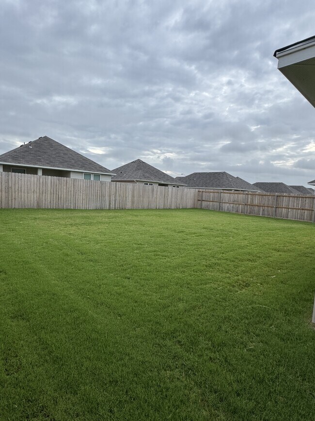Building Photo - 8018 Timber Holw Ln