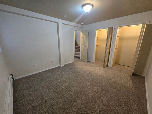 Building Photo - Large Beautiful South Hill Home! Available...