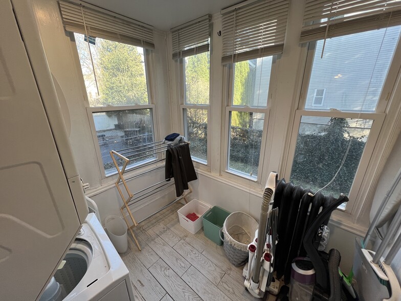 Building Photo - 38 Gorham St