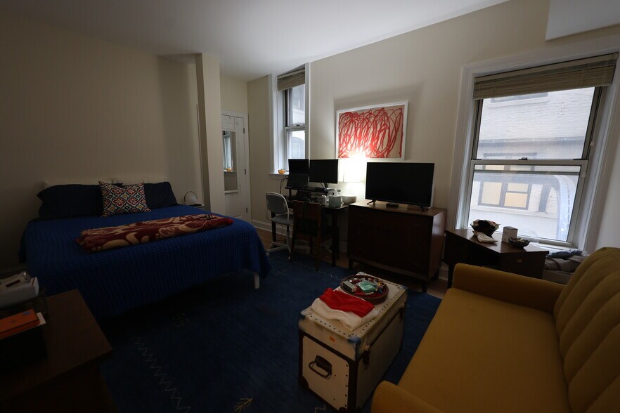 Building Photo - 416 Commonwealth Ave